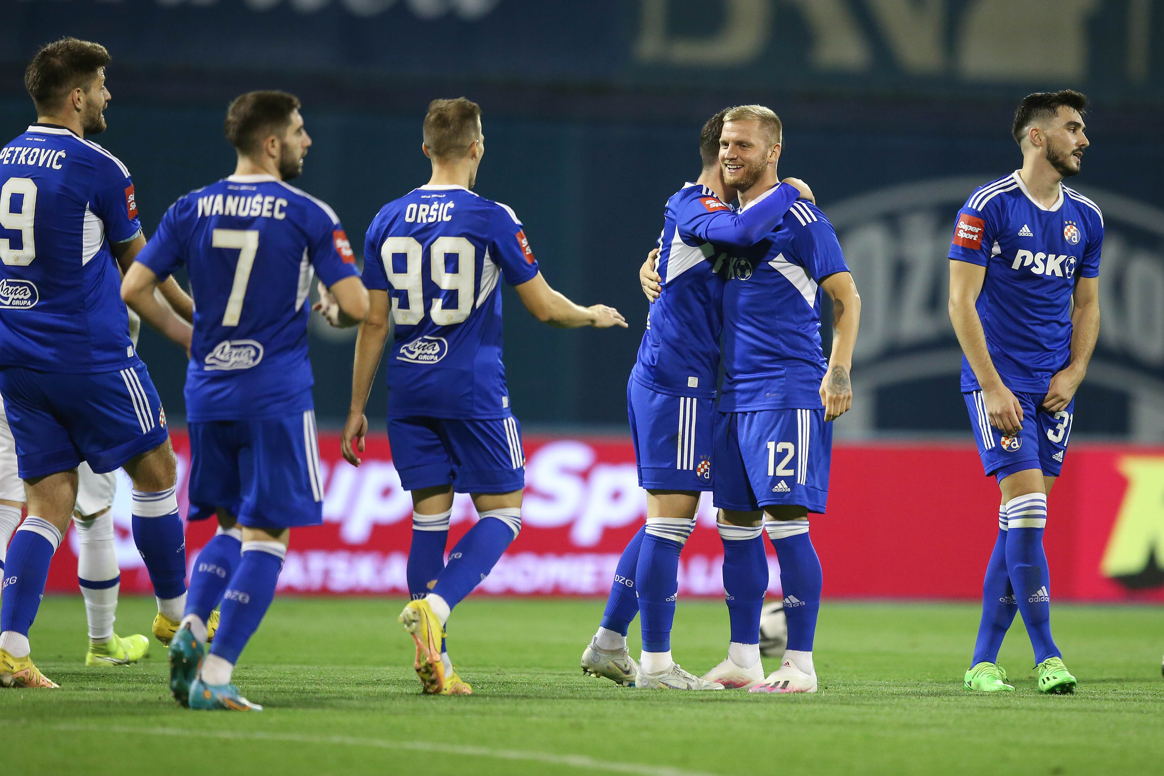 Dinamo Protiv Slaven Belupa Uvjerljivo Do Nova Tri Boda Dinamo Zagreb