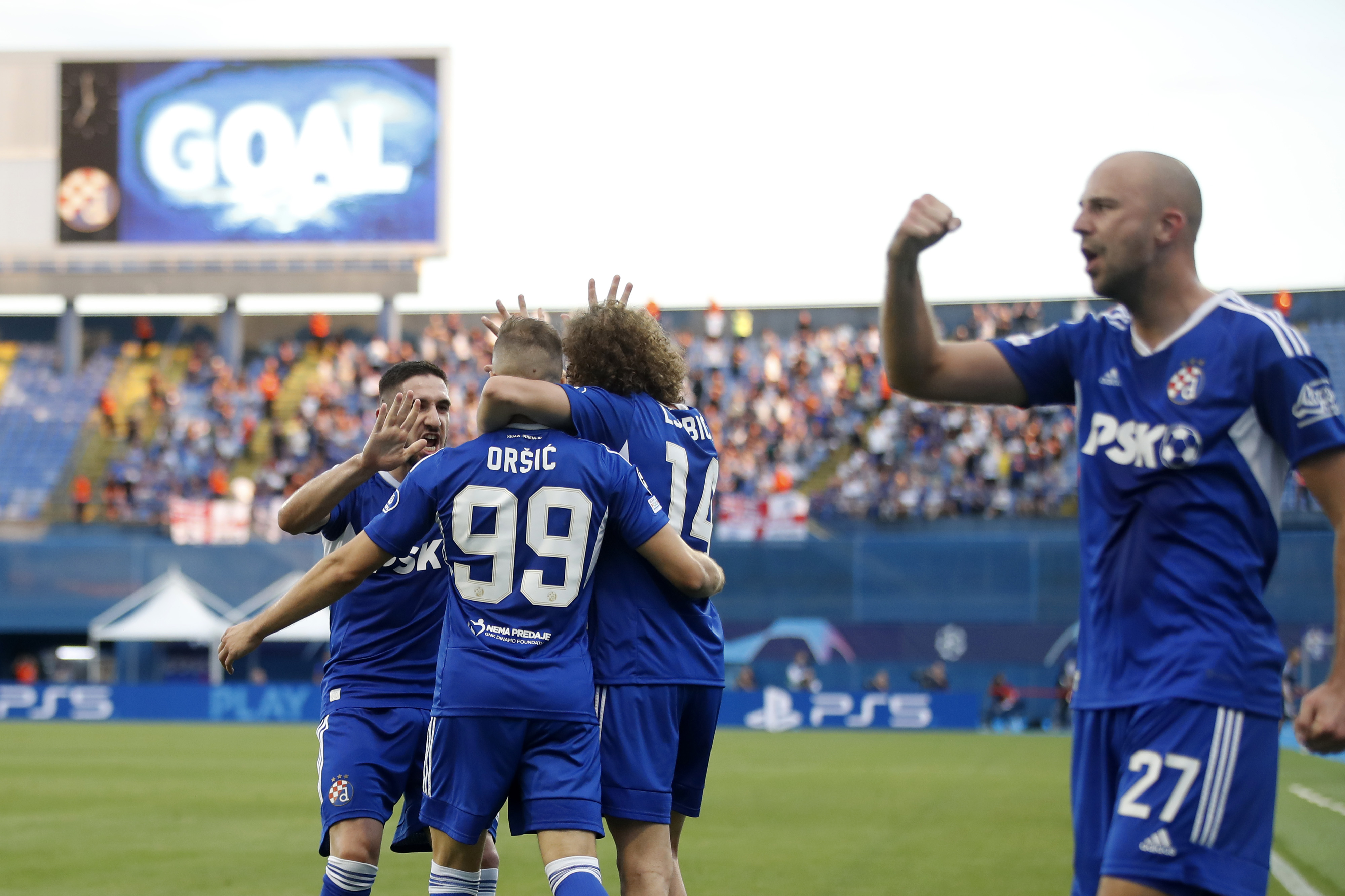 GNK Dinamo Zagreb - [BRZOPOTEZNA NAGRADNA IGRA] Utakmica protiv HNK Rijeka  počinje za pola sata, a mi vas tražimo da u komentarima ove objave pogodite  kojim rezultatom će završiti do 21h. Prvi